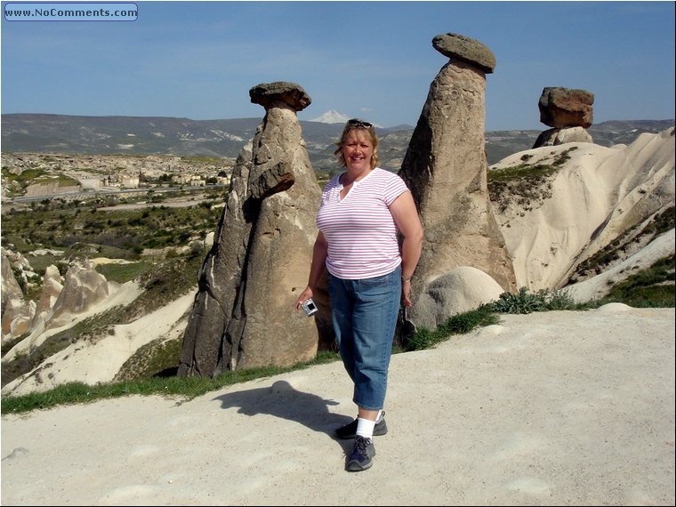 Kapadokia-Cappadocia Sue among chimneys.JPG