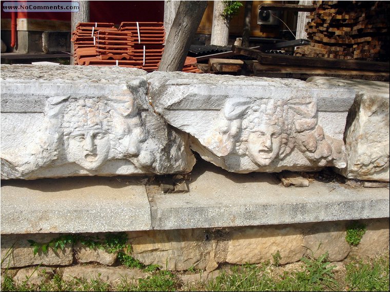 Aphrodisias sarphogus 1a.JPG