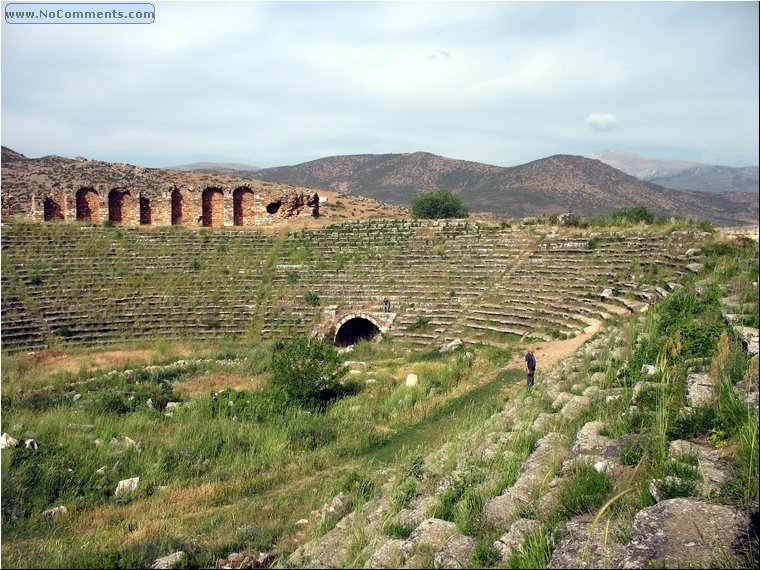 Aphrodisias stadium 2.jpg