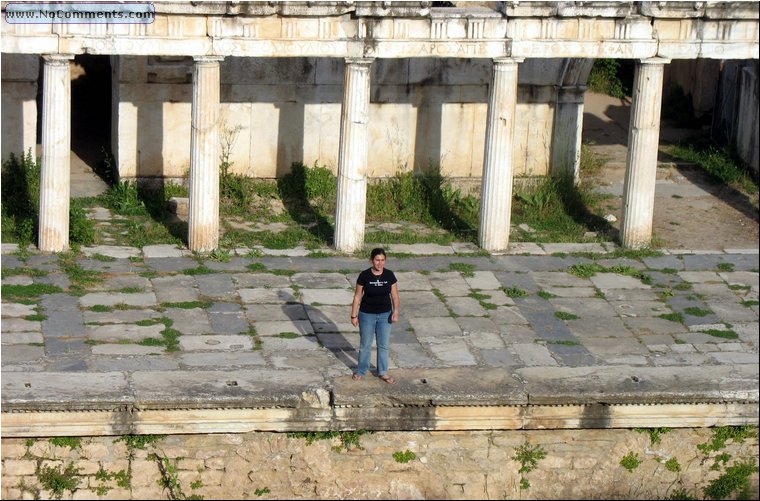 Aphrodisias theater 1b.jpg
