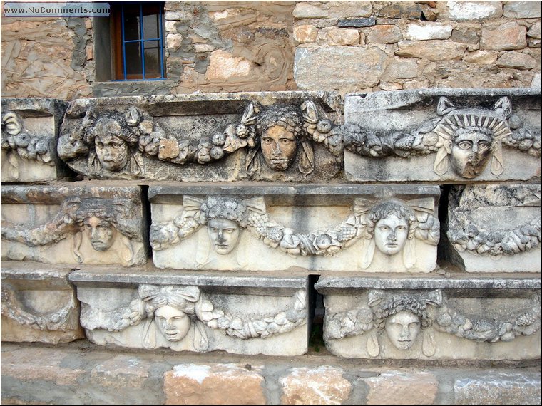 Aphrodisias wall decoration.JPG