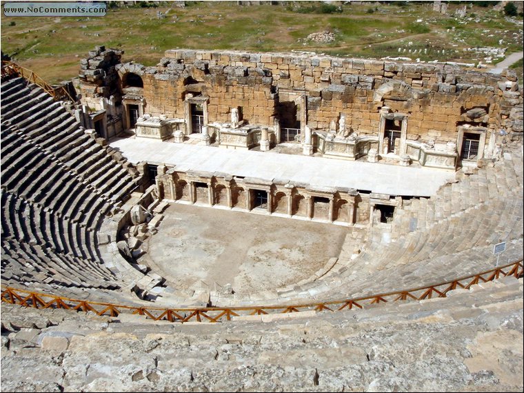 Hierapolis 1a.JPG