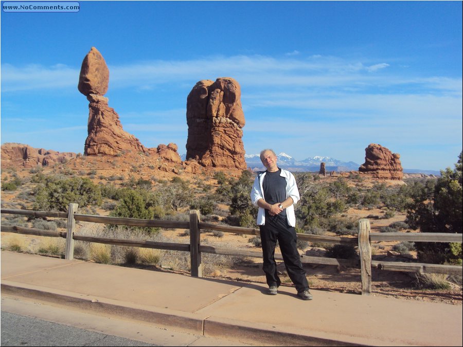 Balancing rock 08.JPG