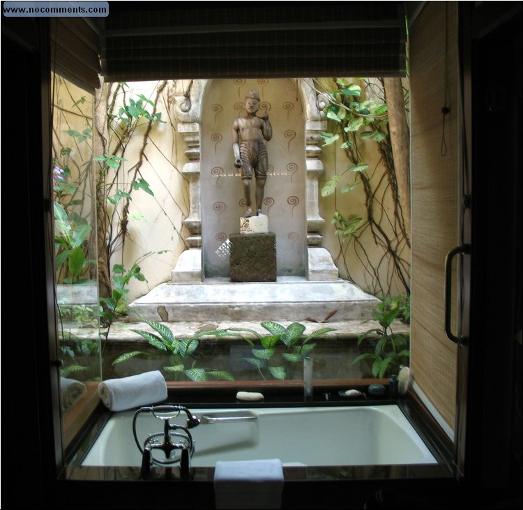 Four Seasons  the bath tub - Chiang Mai.jpg